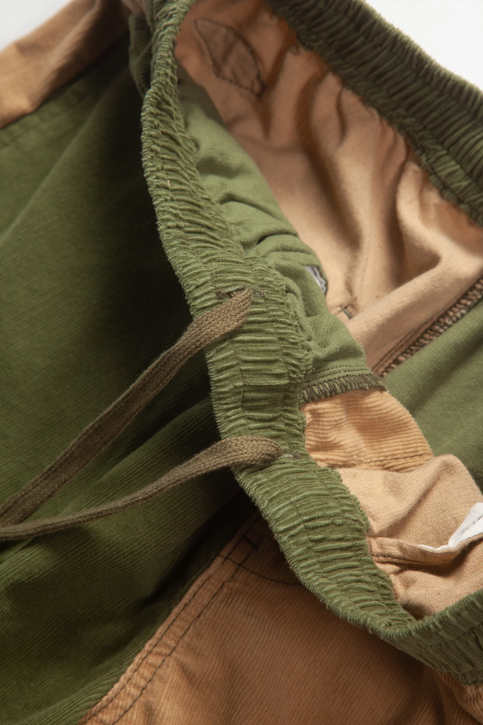 Blacksmith - Corduroy Easy Shorts - Olive/Tan - Image 6