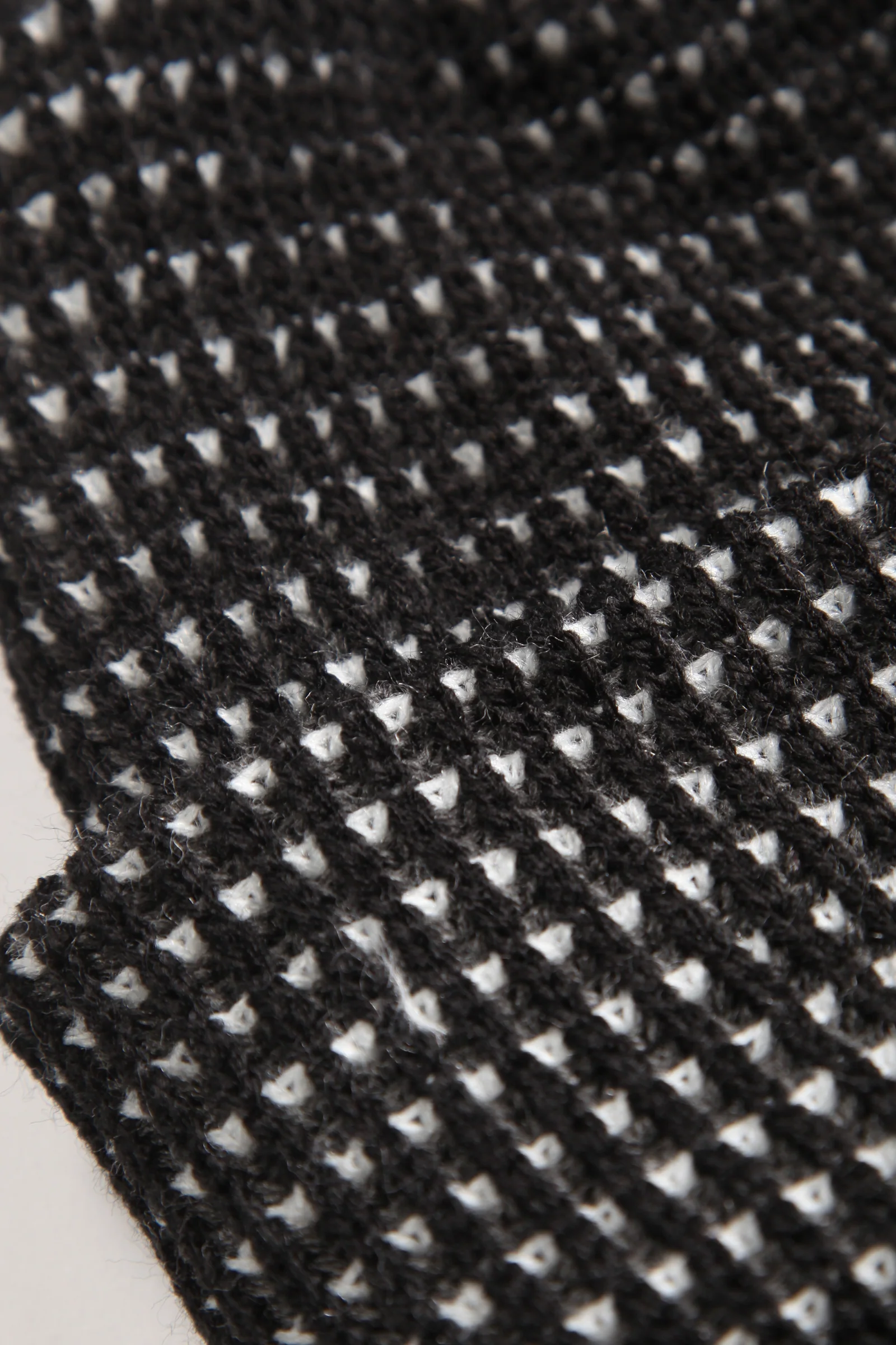 Blacksmith - Tri-Colour Waffle Beanie - Black/Grey - Image 3
