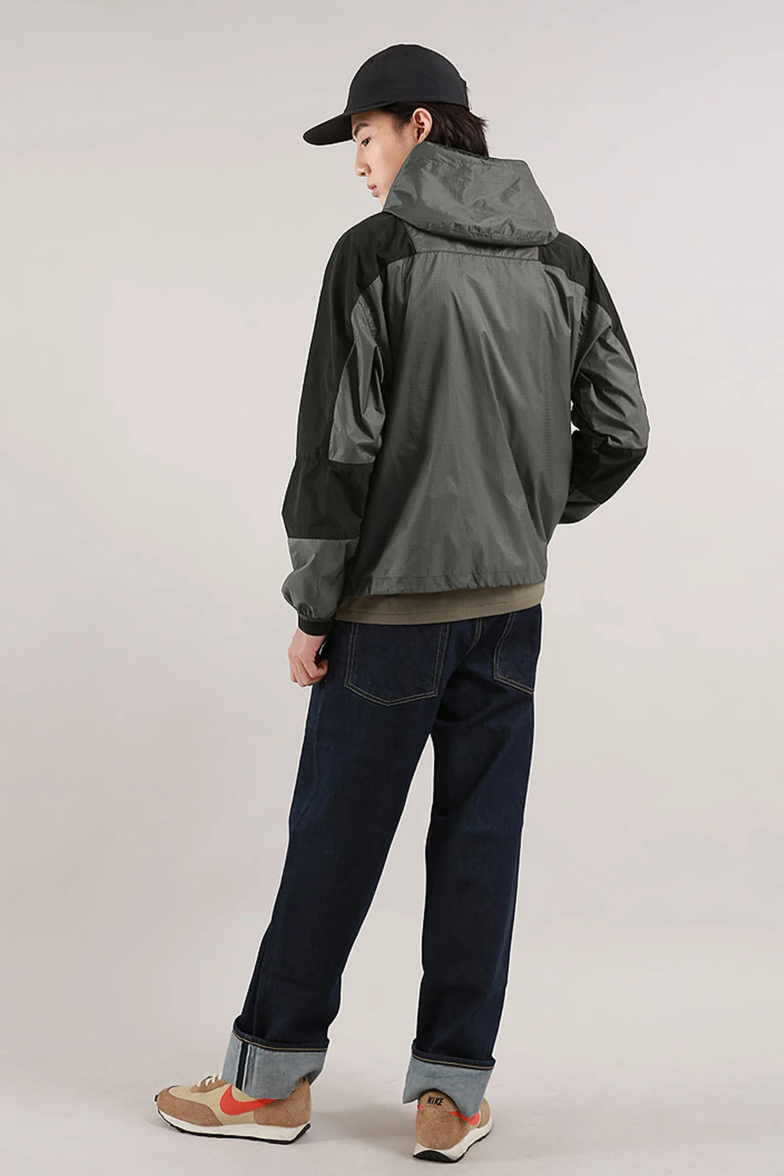 Outstanding & Co. - 80's Mountain Parka - Black - Image 2
