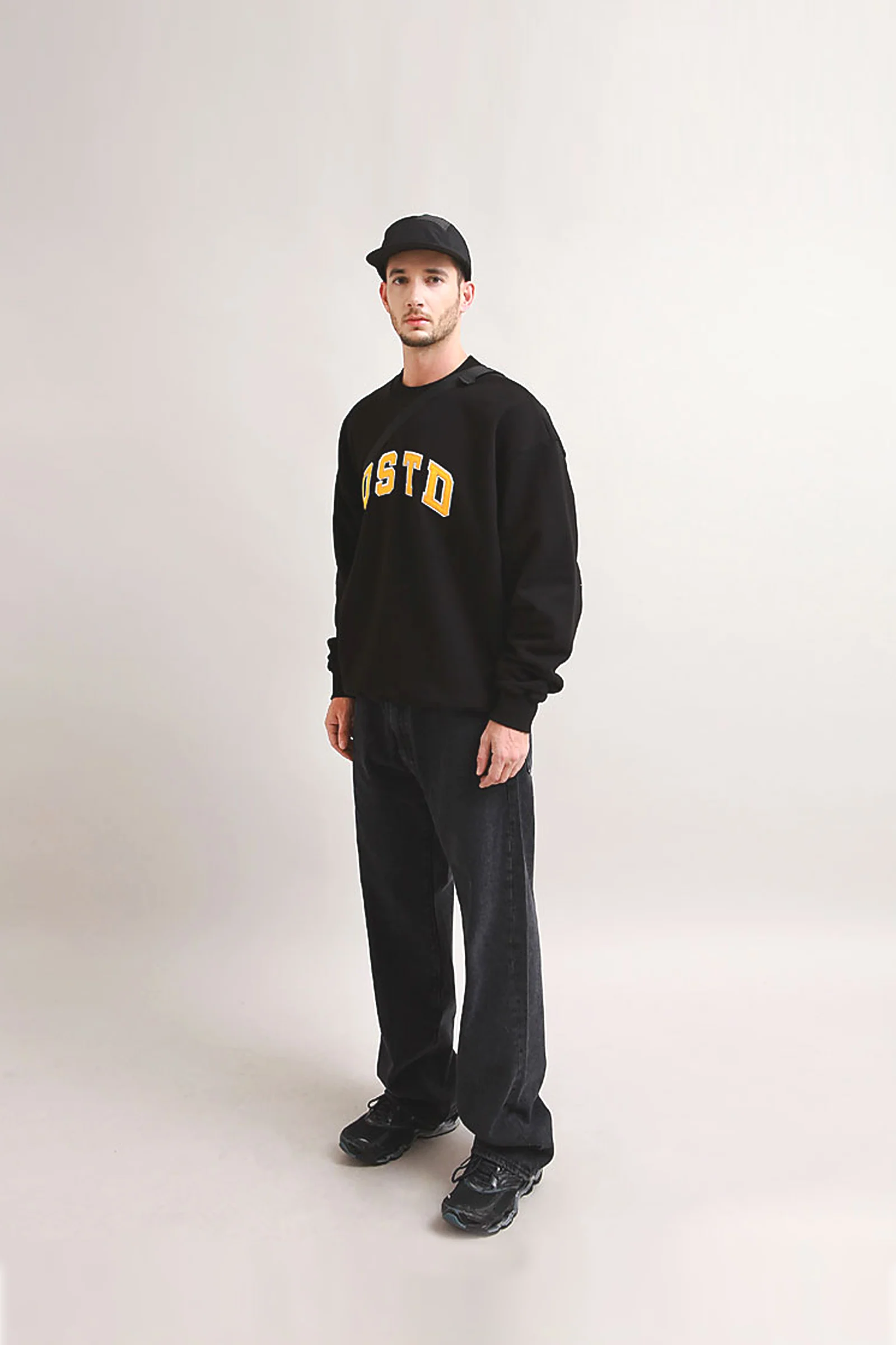 Outstanding & Co. - Wide Washed Jeans - Light Blue - Image 7