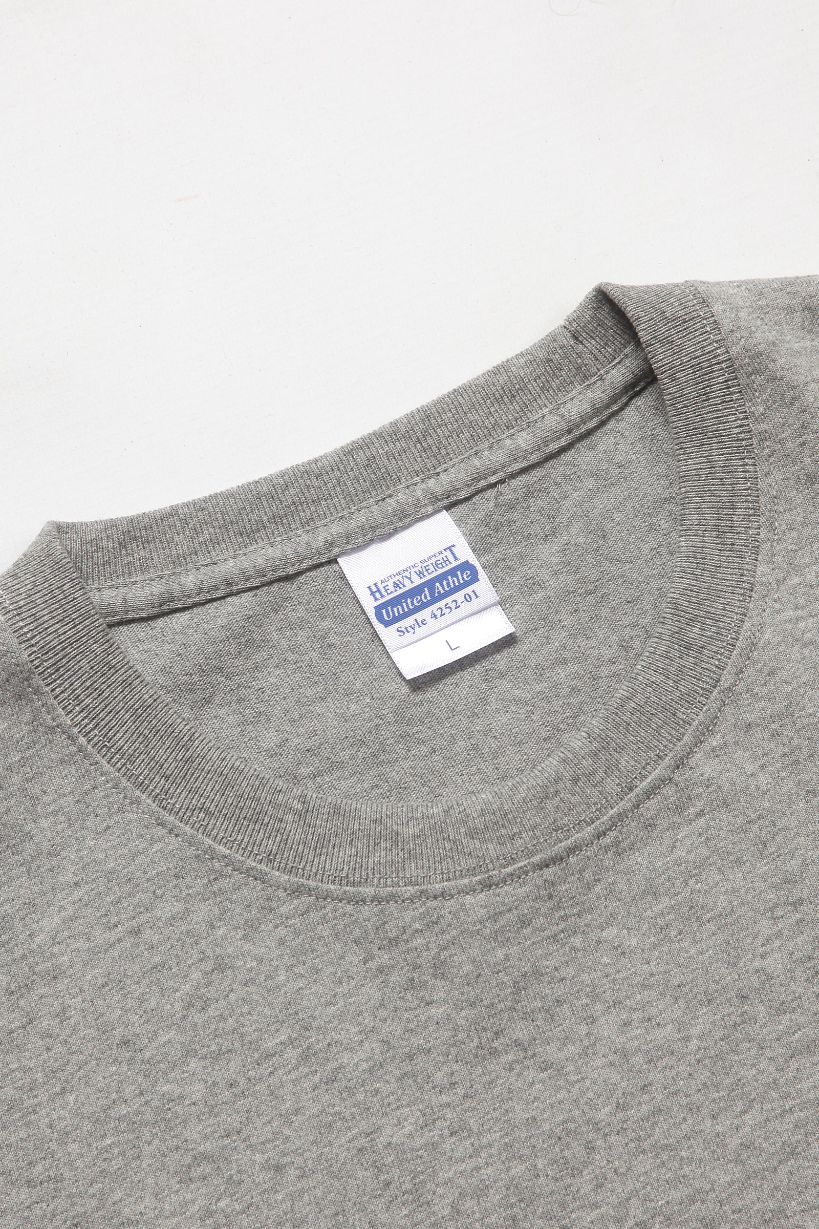 United Athle - 4252 7.1oz Heavyweight T-Shirt - Grey - Image 2